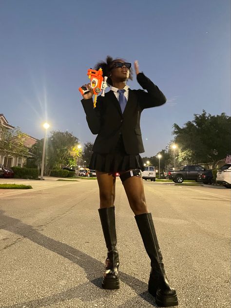 Anime Halloween Costume Black Women, Girls Men In Black Costume, Halloween Costume With Black Skirt, Black Skirt Halloween Costume Ideas, Black Mini Skirt Halloween Costume, Black People Costumes, Halloween Costumes Black Skirt, Black Women Costumes, Man In Black Costume Women