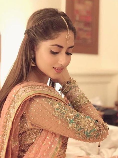 Latest Clicks of Beautiful Sajal Aly[post_ads][post_ads_2]We Hope You Like This Post. Kindly Share With Your Friends. Pakistani Party Hairstyle, Pakistani Wedding Hairstyles, Wedding Party Hairstyles, Hairstyles Pakistani, Pakistani Bridal Hairstyles, Indian Wedding Hairstyles, Sajal Ali, Bridal Makeup Wedding, Front Hair Styles