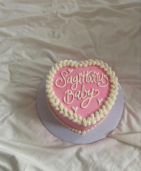 Sag Cake Ideas, Sag Szn Birthday Cake, Sag Birthday Cakes, Sagittarius Birthday Cake Aesthetic, Sagittarius Heart Cake, Saggitarius Cakes, Sag Szn Cake, Sag Cake, Sagittarius Baby Cake