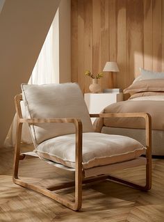 Comfy Wooden Chair, Cozy Chairs Living Room, Scandinavian Wood Furniture, Scandinavian Interior Furniture, Japandi Style Furniture, Scandanavian Furniture, Accent Chair In Living Room, Open Living Room Furniture, Wood Chairs Living Room