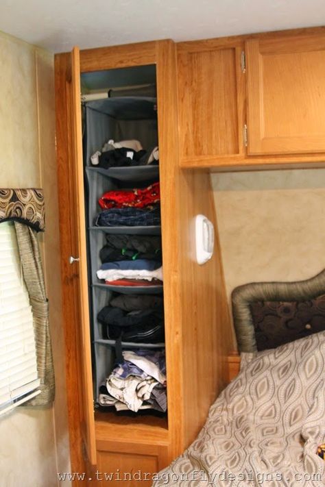 Rangement Caravaning, Rv Hacks Travel Trailers, Camping Ideas For Couples, Camper Storage Ideas Travel Trailers, Camper Organization Travel Trailers, Rv Storage Solutions, Travel Trailer Organization, Trailer Storage, Camper Trailer Remodel