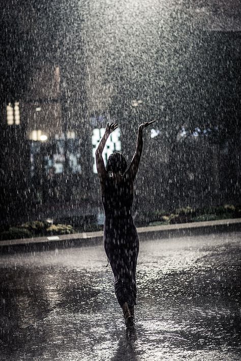 Relaxing Rain, Rain Sound, Rain Sounds, Free Yourself, Body Balance, Heavy Rain, Yoga Fashion, Dancing In The Rain, In The Rain