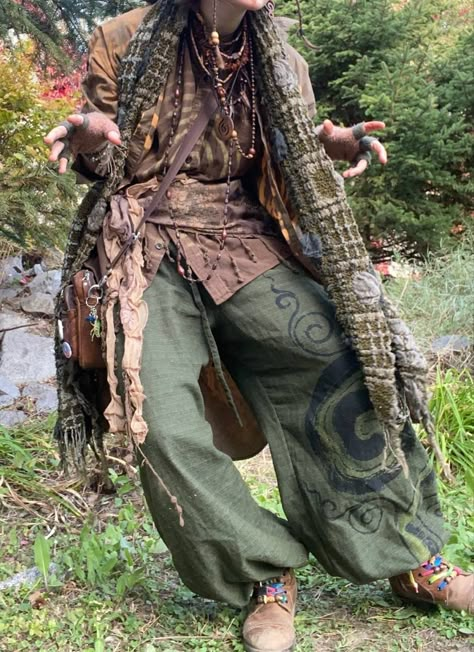 Baggy Fantasy Clothes, Gypsycore Outfits Men, Male Goblincore, Druid Cosplay Male, Crowcore Outfit Masc, Goblincore Masc Outfit, Earthy Poses, Whimsigoth Mens Fashion, Goblin Core Outfit Male