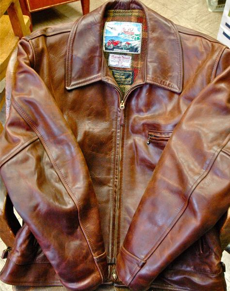 All About the Famous Chromexcel Leather from Horween Tannery | BestLeather.org Aero Jacket, Dapper Suits, Winter Leather Jackets, Mens Blazer Jacket, Horween Leather, Dapper Gentleman, Leather Company, Men's Leather Jacket, Closet Goals