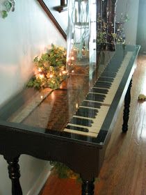 Old piano turned into a table,I LOVE THIS! So going to do it when I have a permanent home Old Piano, Piano Art, Old Pianos, Project Work, Decor Ikea, Diy Casa, Piano Keyboard, Interior Modern, Spare Room