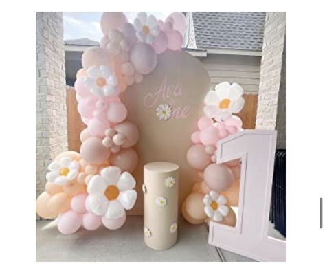 Balloon Arch Around Backdrop, Daisy Flower 1st Birthday Theme, Daisies Party Theme, Daisy Flower Birthday Party Ideas, Daisy Party Theme 1st Birthdays, Daisy Themed First Birthday, Daisy First Birthday Theme, Daisy Birthday Party Ideas, Daisy 1st Birthday Party