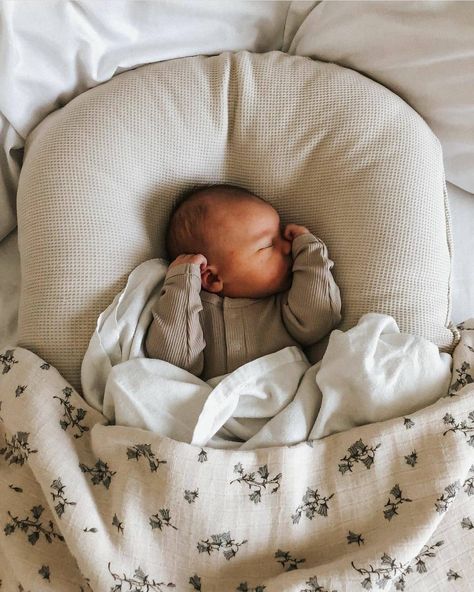 Garbo&Friends on Instagram: “Congrats to the little one @maddiecoulthard 👶🏼❤ Such a little cutie 😍 #garboandfriendsmoment” Baby Boy Aesthetic Newborn, Babies Aesthetic, Garbo And Friends, Baby Aesthetic, Newborn Announcement, Baby Pictures Newborn, Baby Mine, Baby Momma, Newborn Baby Boy