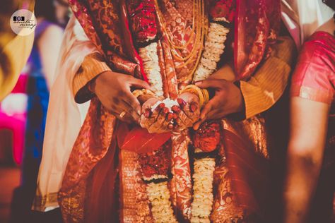 Wedding Photo Inspiration, Ideas, Style, Themes of Indian Wedding | Weddingplz Bihari Wedding Aesthetic, Bihari Wedding Rituals, Bihari Wedding, Peach Color Wedding, Style Themes, Bengali Culture, How To Get Married, Indian Wedding Poses, Wedding Aesthetics