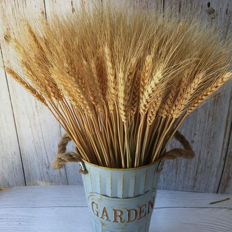 Art Party Decorations, Wheat Flower, Home Dining Table, Dried Wheat, Arrangement Flower, Flowers For Home, Christmas Flower Arrangements, Flower Ear, Table Arrangement