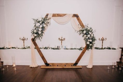 Hexagon Wedding Arch With Sunflowers, Octogon Archway Wedding Decor, Wood Archway Wedding, Wedding Heptagon Arch, Hexagon Arch Fall Wedding, Wedding Arbor Ideas Hexagon, Octagon Arch Decoration Wedding, Ceremony Hexagon Arch, Hexagon Arch Florals