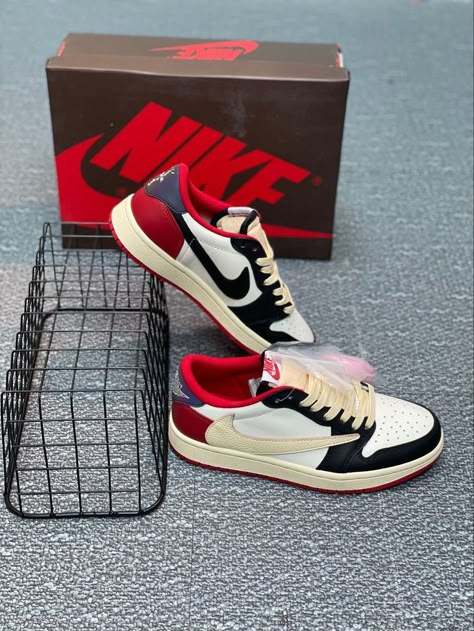 Travis Scott Shoes, Nike Travis Scott, Travis Scott Jordan 1, Nike Air Jordan Shoes, New Jordans Shoes, Nike Fashion Shoes, Nike Air Jordan 1 Low, Nike Model, Jordan Adidas