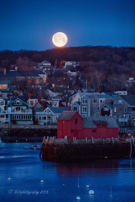 Rockport, Massachusetts England At Night, Rockport Massachusetts, New England States, Cape Ann, New England Travel, The Full Moon, England Travel, Rhode Island, Small Town