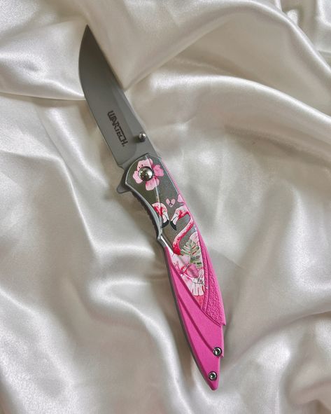 Empowerment starts with protection. Our products help baddies take control of their safety. 🛡️💜 Cute Switchblade, Pocket Knife Aesthetic, Pink Pocket Knife, Pink Knives, Pretty Knife, Knife Aesthetic, Boot Knife, Pretty Knives, Knife Gifts