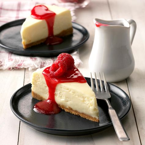 Traditional Cheesecake Basic Cheesecake, Traditional Cheesecake, Cheese Cake Recipe, Traditional Easter Desserts, Flourless Chocolate Torte, Cheesecake Recipes Classic, Chocolate Torte, Shortcake Recipe, Classic Cheesecake