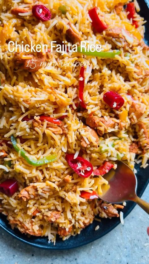 Chicken Fajita Rice Recipe https://resepmamiku.com/en/chicken-fajita-rice-bon_appetit_by_nadia One Pot Chicken Fajita Rice, Fajita Leftover Ideas, Fajita Chicken Recipes, Chicken Fajitas With Rice, Fajita Rice Recipe, Chicken Fajita Rice Bowl, Fajita Rice Bowl, Chicken Fajita Rice, Fajitas Chicken