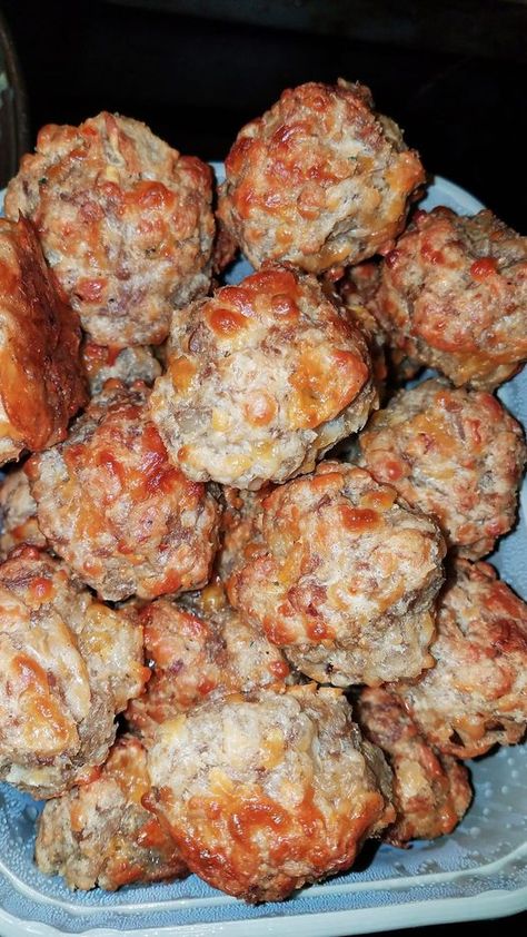 Cheddar Bay Sausage Balls, Old Fashioned Pancakes, Sausage Ball, Ritz Cracker Recipes, Red Lobster Cheddar Bay Biscuits, Red Lobster Biscuits, Best Sausage, Cheddar Bay Biscuits, Hot Sausage