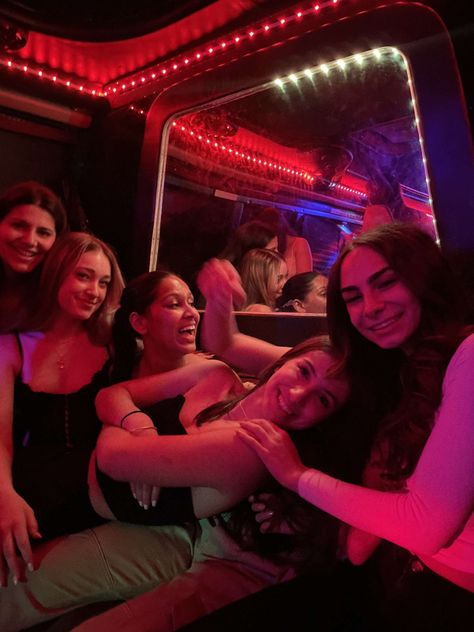 Party Bus Pictures, Party Bus Aesthetic, Sweet 18th Birthday Ideas, Frat Party Aesthetic, Birthday Party Bus, Hoco Pics Couple, Party Bus Birthday, Limo Ride, 18th Birthday Ideas