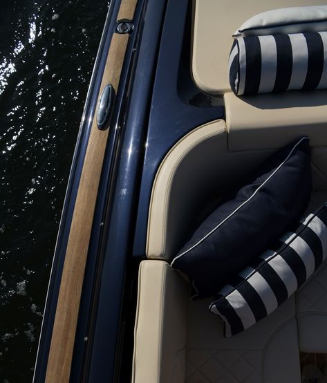 #DIYTI#boatlife#luxuryboats#yatchlife#outdoortextile#madetolast#craftmanship#båtinredning#båtdynor#criscraft#diytimoments Boat Days, Blue Stuff, Dark Blue Wallpaper, Navy Girl, Blue Aura, Everything Is Blue, Feeling Blue, Dark Navy Blue, True Blue