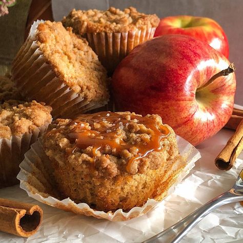 Apple Cider Streusel Muffins, Salted Caramel Muffins, Apple Strudel Muffins, Caramel Apple Muffins, Apple Streusel Muffins, Apple Pie Muffins, Apple Oatmeal Muffins, Salted Caramel Recipes, Apple Streusel