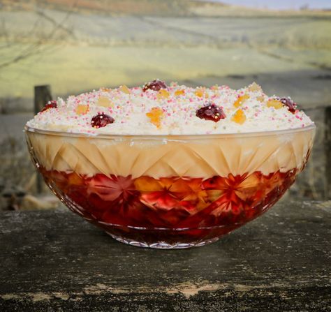 Scottish Trifle, Scottish Beef Stew, Clootie Dumpling, Christmas Trifle Recipes, Traditional Scottish Food, Tattie Scones, Scotch Broth, Scottish Christmas, Christmas Trifle