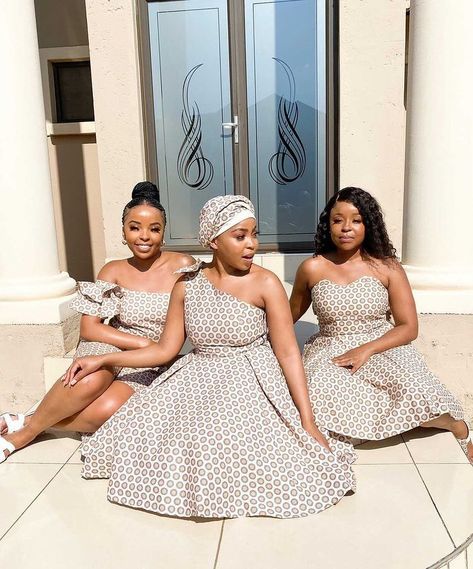 Roora Dresses, Lobola Outfits Woman Dresses, Traditional Shweshwe Dresses, Lobola Outfits, Sesotho Traditional Dresses, African Wedding Theme, Zulu Traditional Attire, Africa Traditional, Bridal Things