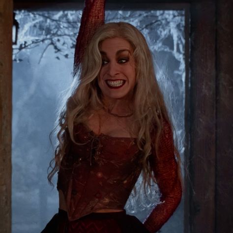 Sarah Sanderson Hocus Pocus, Sarah Sanderson Costume, Hermanas Sanderson, Hocus Pocus 1993, Sarah Anderson, Sarah Sanderson, Hocus Pocus 2, Halloween Hocus Pocus, Sanderson Sisters