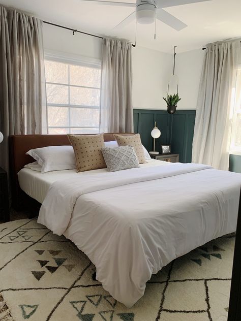 Are You Hanging Curtains Correctly?? (Plus, our favorite curtains and rods!) - Chris Loves Julia Moody Bedroom, Bedroom Updates, Chris Loves Julia, Low Bed, Cozy Bedroom, Guest Bedroom, Small Bedroom, 인테리어 디자인, Home Decor Bedroom