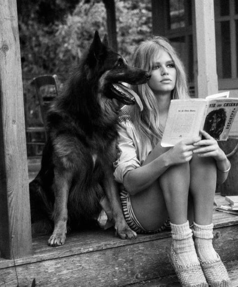 Brigitte Bardot, Black And White, Reading, Animals