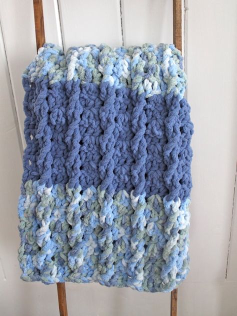 Chunky Baby Blanket Crochet Pattern, Colorful Crochet Blanket, Chunky Crochet Baby Blanket, Crochet Blanket Sizes, Chunky Yarn Blanket, Chunky Crochet Blanket Pattern, Bernat Baby Blanket Yarn, Baby Boy Crochet Blanket