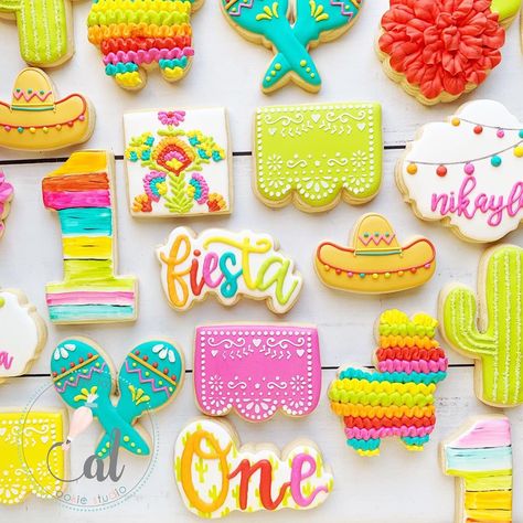 ainslie lane cookie studio on Instagram: “Can’t get enough of this fiesta set for Nikayla’s 1st birthday! Thank you @mistyblondie22 @natediaz209 !! #ainslielanecookiestudio…” First Fiesta Birthday Cookies, Fiesta Decorated Cookies, First Fiesta Cookies, Fiesta Cookies Decorated, Fiesta Birthday Cookies, Fiesta Theme Cookies, Fiesta Sugar Cookies, Fiesta Cookies, Three Esta