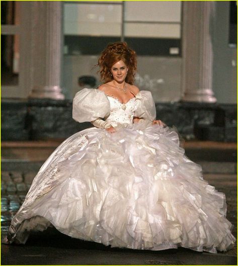 Fantasy dresses inspired by Sarah's Labyrinth masquerade dress: http://www.davonnajuroe.com/sarah-labyrinth-dress/ Labyrinth Dress, Enchanted Movie, Enchanted Wedding Dress, Enchanted Dress, Giselle Dress, Disney Belle, Enchanted Wedding, Beautiful Wedding Gowns, Actrices Hollywood