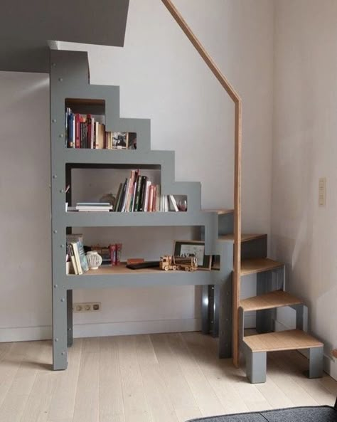 Tiny House Stairs Ideas, Loft Stairs Ideas, Space Saving Staircase, Mezzanine Bedroom, Loft Staircase, Tiny Loft, Asma Kat, Tiny House Stairs, Tiny House Storage