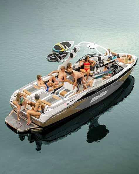 Pontoon Boats Ideas, Malibu Boats Wakeboarding, Wake Boat, Surf Boat, Cooler Storage, Boat Photoshoot, Lake Boats, Malibu Boats, Big Boat