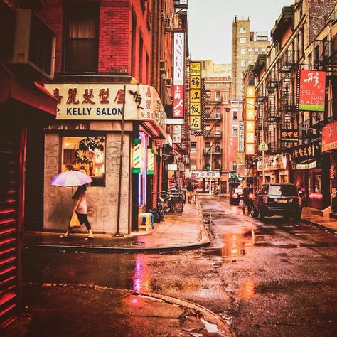 Chinatown New York Chinatown, Massage Place, City Rain, Chinatown Nyc, Rainy Street, China Town, Art Simple, City Wallpaper, Art Video