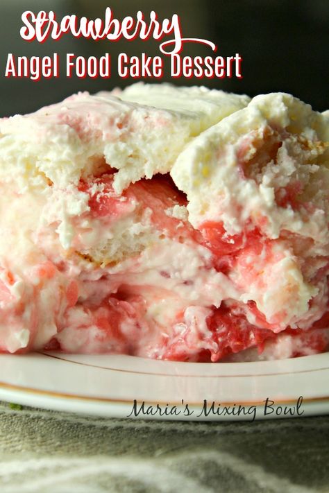 This Strawberry Angel Food Cake Dessert is a true delight to eat. If  your looking for a light and delicious dessert that will be devoured in no time this is it! Strawberry Angel Delight, Fresh Strawberries Cake, Angel Food Recipes Desserts, Angel Food Cake Pudding Dessert, Strawberries And Angel Food Cake Dessert, Strawberry Dessert Recipes Easy No Bake, Strawberry Delight With Angel Food Cake, Angel Food Cake And Strawberries Dessert, Dessert Recipes Using Angel Food Cake