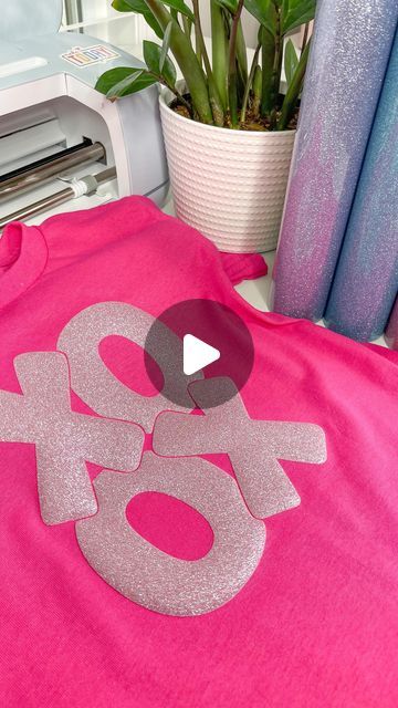 Making Shirts With Cricut Heat Press, Iron On Transfer Shirts Diy, Diy Puffs, Designs On Shirts, Teckwrap Craft, Heat Press Projects, Puff Vinyl, Iron On Cricut, Hoodie Diy