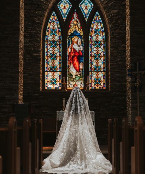 Jesus The Good Shepherd, Church Wedding Photos, Boda Mexicana, Cathedral Wedding, Good Shepherd, Wedding Picture Poses, Bride And Groom Portraits, Catholic Wedding, Dream Wedding Ideas Dresses