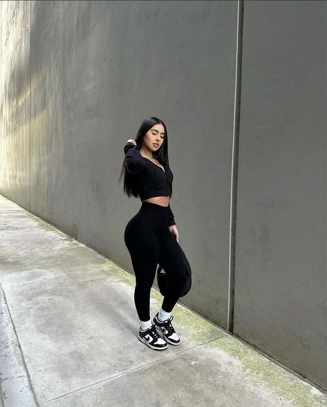 All Black Fall Outfits Baddie, All Black Fall Outfits, Fit Baddie, Ootd Sport, Fall Outfits Baddie, Black Fall Outfits, Rich Cars, Outfits Baddie, Estilo Swag