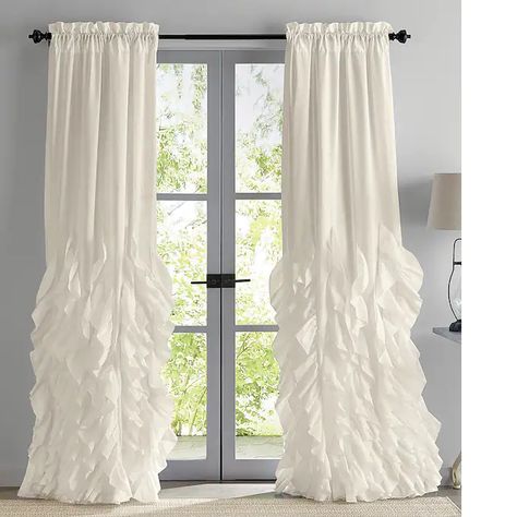 Romantic Window, Dream Bedroom Luxury, Cottage Curtains, Bedroom Drapes, Shabby Chic Curtains, White Drapes, Country Door, Living Room Decor Inspiration, Show White