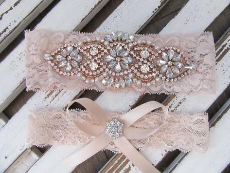 Bridal Garter Style: Endless Love (Set), #wedding garter, #weddinggarter, #pink accessories, #2019 bride // #thelastminutebride Garter Ideas Wedding, Wedding Garders, Wedding Garder, Blush Pink Decor, Pink Garter, Regency Wedding, Prom Garters, Bride Garter, Diy Prom