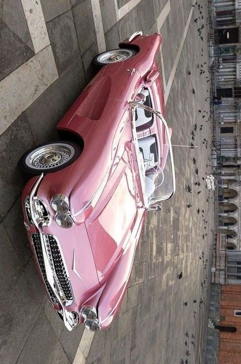 Pink Muscle Cars, Pink Corvette Vintage, Pink Old Car, Nice Cars For Women, Pink Vintage Car, Pink Corvette, Carros Retro, Pink Cars, 1960s Cars