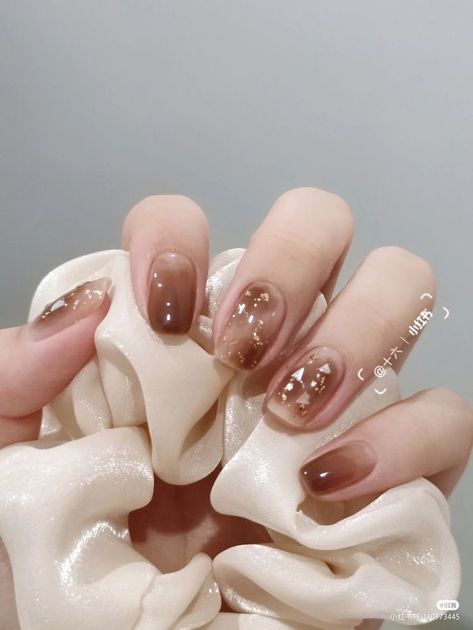 Nail Art Coklat, Nail Designs Brown, Acrylic Nails Brown, Nail Art Brown, Acrylic Nails Ombre, Brown Nail Art, Ombre Gel Nails, Emerald Nails, Brown Acrylic Nails