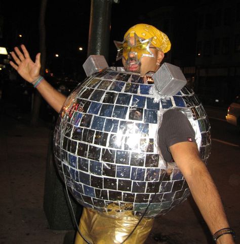 deeptrouble » Halloween 2007: Disco Ball 4.0! Disco Ball Halloween, Disco Ball Costume, Disco Fancy Dress, Crazy Halloween Costumes, Diy Disco Ball, Disco Cake, Halloween 2007, 80s Fancy Dress, Ball Costume