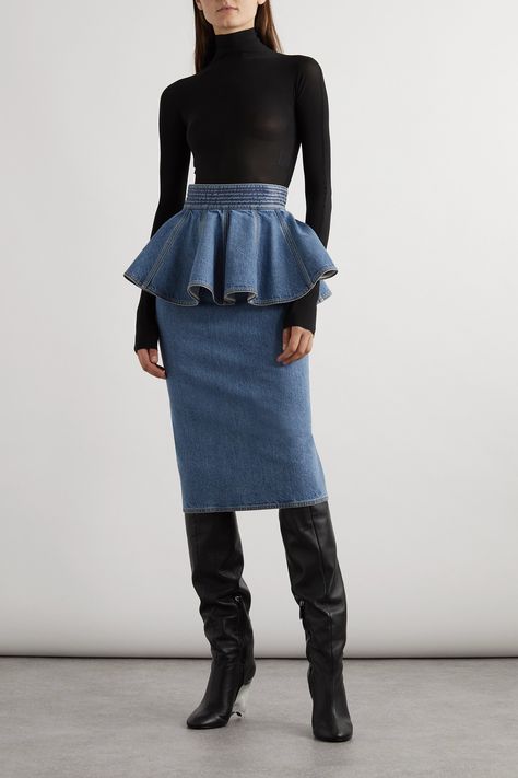 Alaïa's sculptural silhouettes are mirrored through its accessories - in fact, they often make an outfit. Cut from denim, this belt is gathered to resemble a voluminous skater skirt and traced with contrast topstitching along the waist. Keep your top half slim to balance proportions. Recycled Denim Fashion, Denim Corset Belt, Flared Denim Skirt, Denim Belt, Mode Jeans, Denim Trends, Recycled Denim, Refashion Clothes, Classy Women