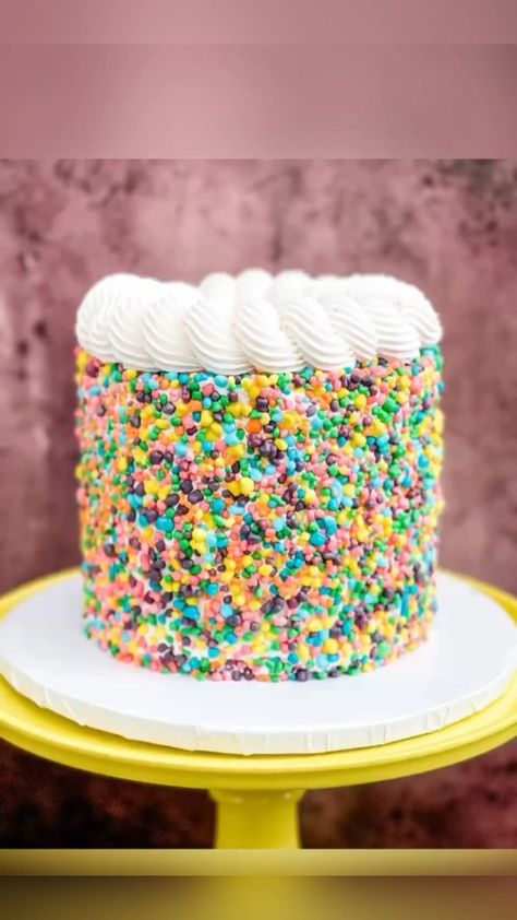 Glow-up Cakes! 🎂🎂 | cake | Glow-up Cakes! | By Neurotic Mom Nerd Desserts, Nerds Cake, Delicious Recipes Dessert, Nerd Cake, At Home Easy Recipes, Food To Make At Home, Moist Cupcake Recipes, Moist Cupcakes, Nerds Candy