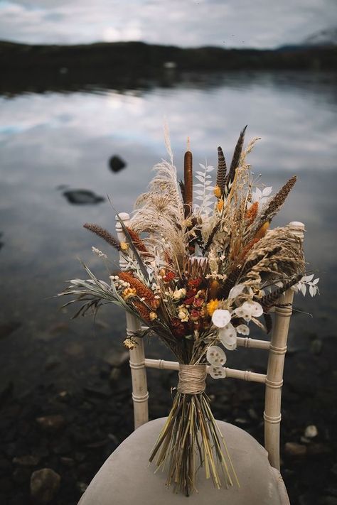 Bride Bouquets Dried Flowers, Dried And Live Flower Bouquet, Whisky Barrel Flowers, Autumnal Dried Wedding Flowers, Autumnal Dried Flower Bouquet, Dry Bouquet Wedding, Dry Flowers Wedding Bouquet, Autumn Wedding Uk, Wedding Bouquet Photography