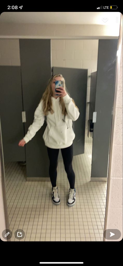 Jordans And Leggings Outfits, Nike White Hoodie, Fits With Jordans, White Hoodie Outfit, Nike Hoodie Outfit, White Nike Hoodie, Hoodie Jordan, Black Leggings Outfit, Jordan Outfit