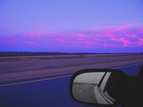 purple sunsets Purple Sunset, Pretty Sky, Pink Sky, Purple Aesthetic, Nature Aesthetic, Pretty Places, Sky Aesthetic, Larp, Sunrise Sunset