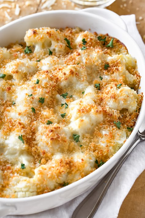 This creamy and delicious cauliflower casserole with a crisp panko and parmesan topping is a scrumptious way to turn cauliflower into a cheesy side dish! | thecozyapron.com #cauliflowercasserole #cauliflowercasserolerecipes #cauliflowercasserolehealthy #cauliflowercasserolerecipeshealthy #cheesesauce Cauliflower Casserole Recipes, Fantastic Recipes, Cauliflower Dishes, Cauliflower Casserole, Veggie Side Dishes, Cauliflower Recipes, Garlic Chicken, Veggie Dishes, Casserole Dish