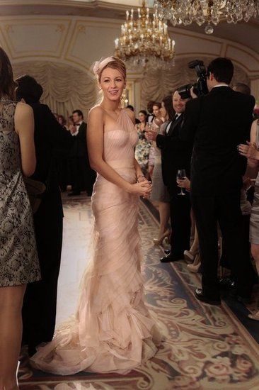 vera Gossip Girl Wedding, Mode Gossip Girl, Estilo Gossip Girl, Serena Van Der, Gossip Girls, Serena Van, Serena Van Der Woodsen, Gossip Girl Fashion, Nude Dress